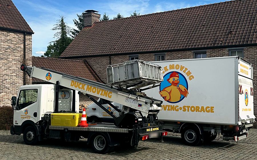 Lift monte-meuble Duck Moving installé sur son camion